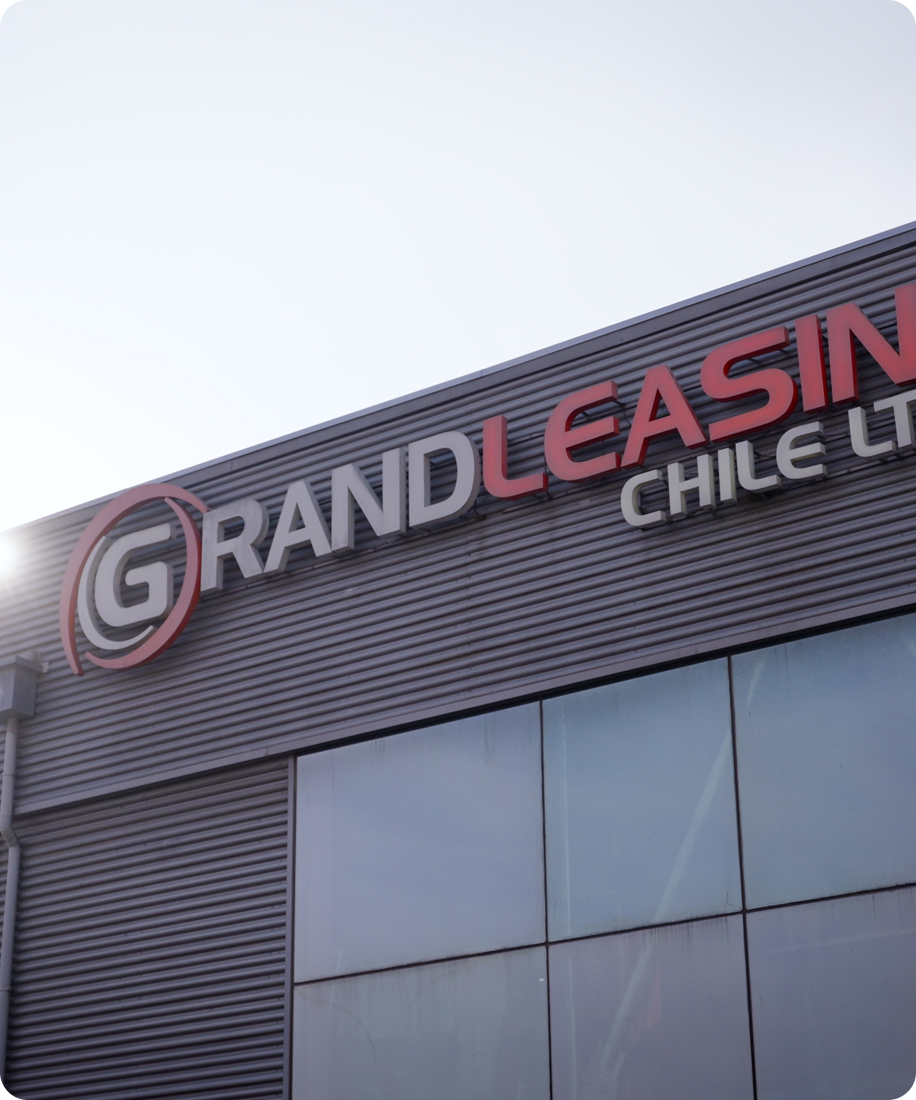 Imagen de personas trabajando en una oficina